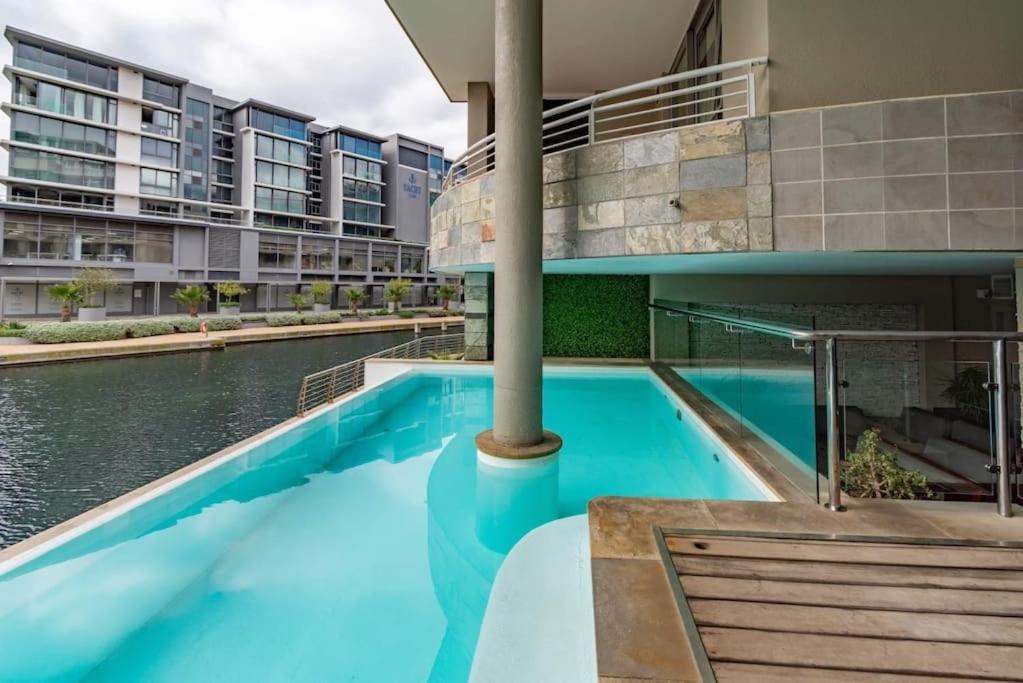 Waterfront Canal, 2 Bedroom Apartment view 2