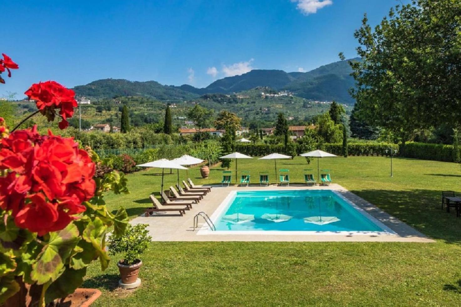 Villa al Falchetto by VacaVilla view 3