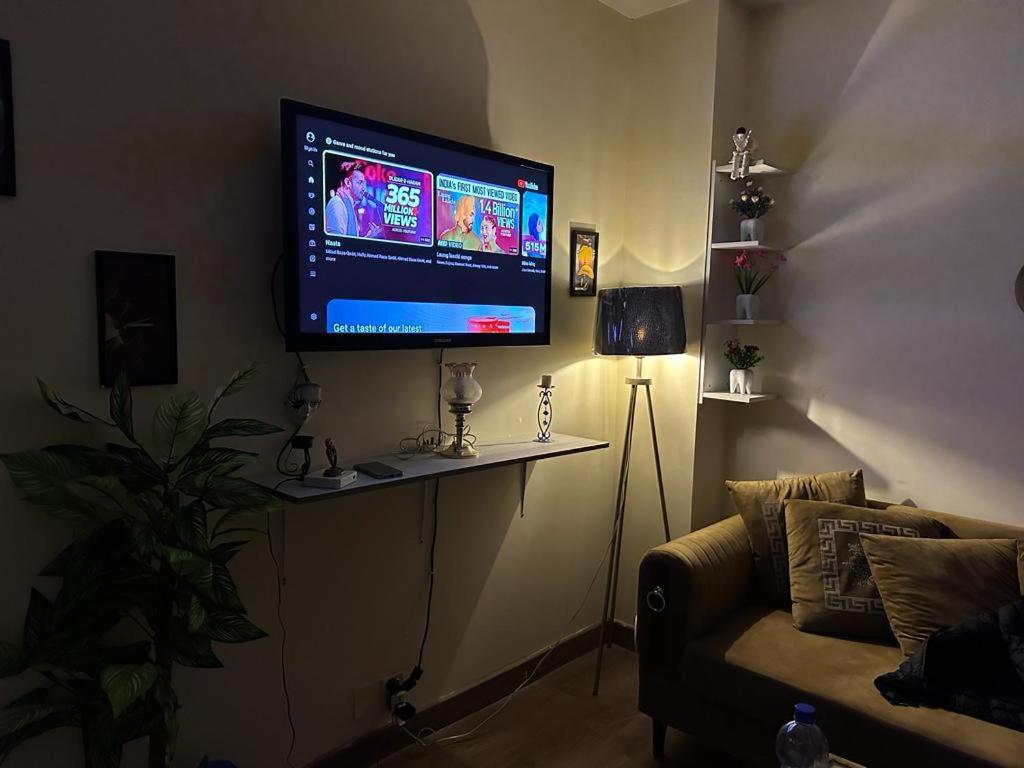 Entire One Bedroom Furnished Apartment view 5