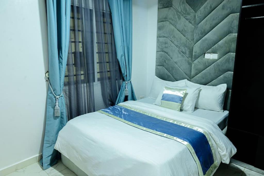 Luxury 4-Beds Apart Abuja-24Hrs/Elect/WIFI/Securi view 2