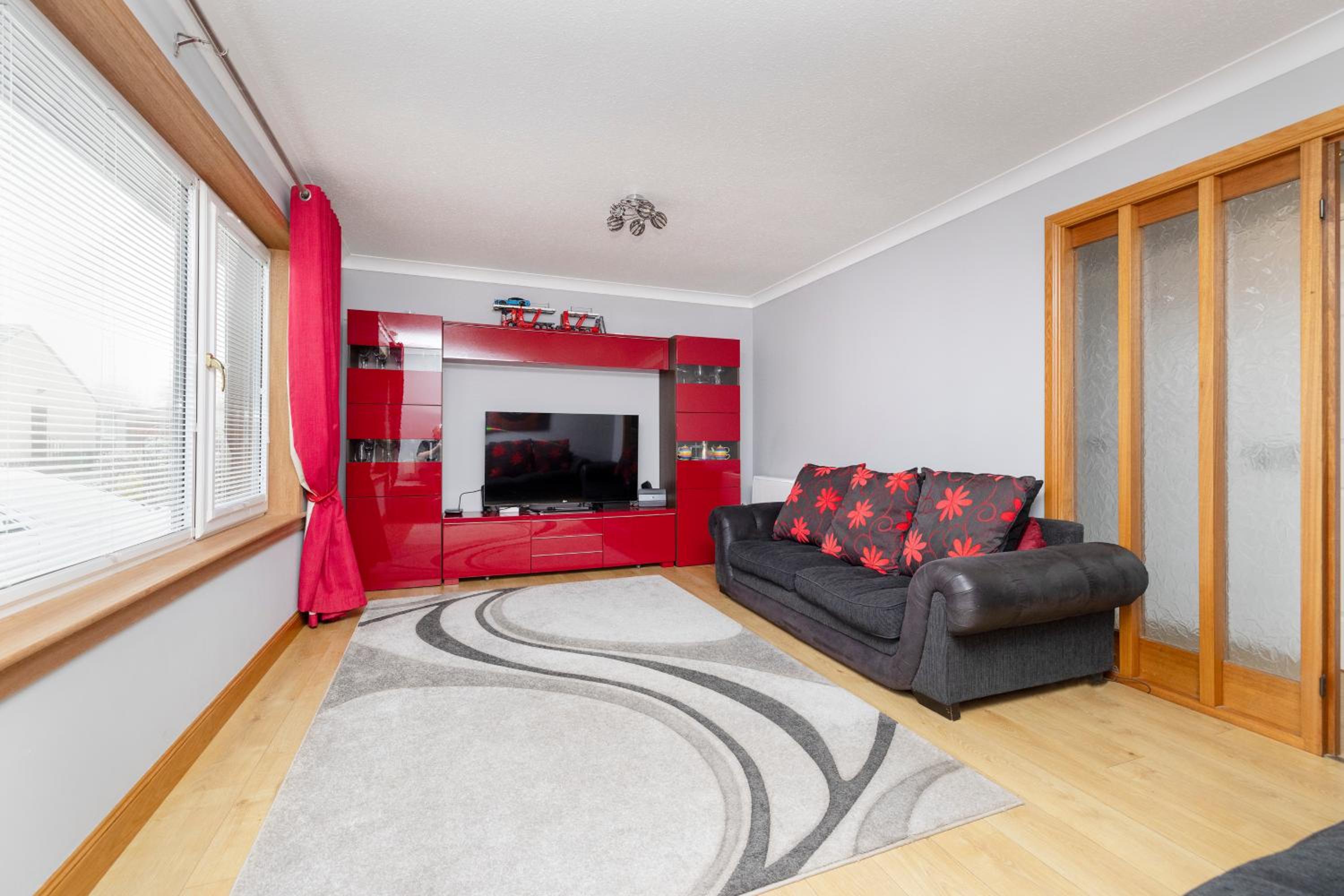 JOIVY Beautiful House with Garden in Pitlochry view 5