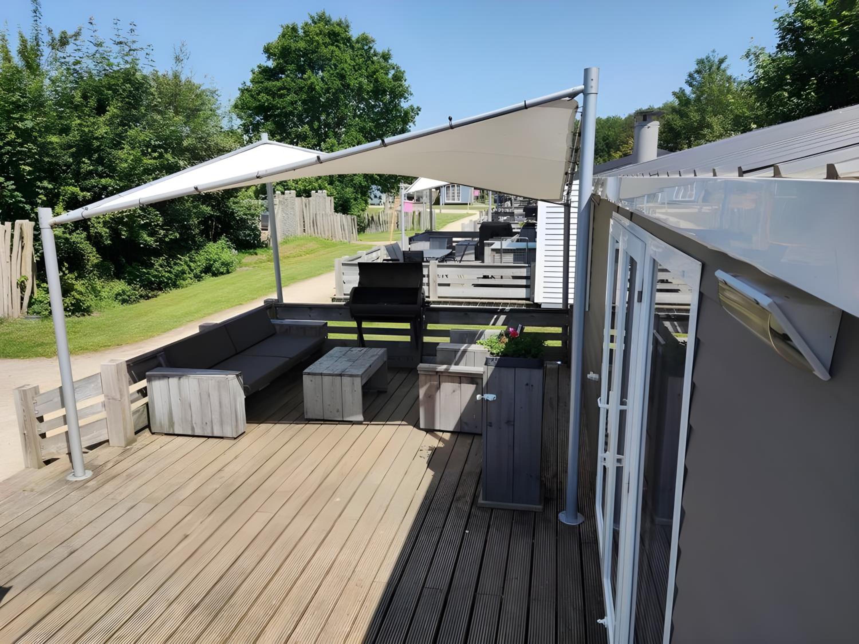 Cozy Tiny SolHouse 6 - Near Groningen - Location 5 Stars