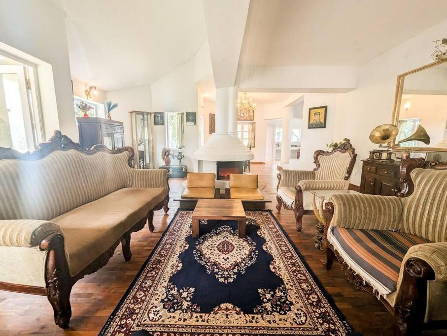 Bohemian Hideaway - Vintage Vibe 3BHK Villa view 5