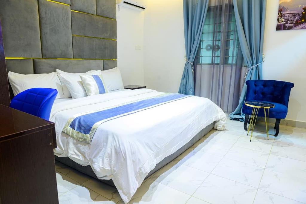 Cozy 2 Beds Apart-24Hrs Elect/WIFI/Security view 3