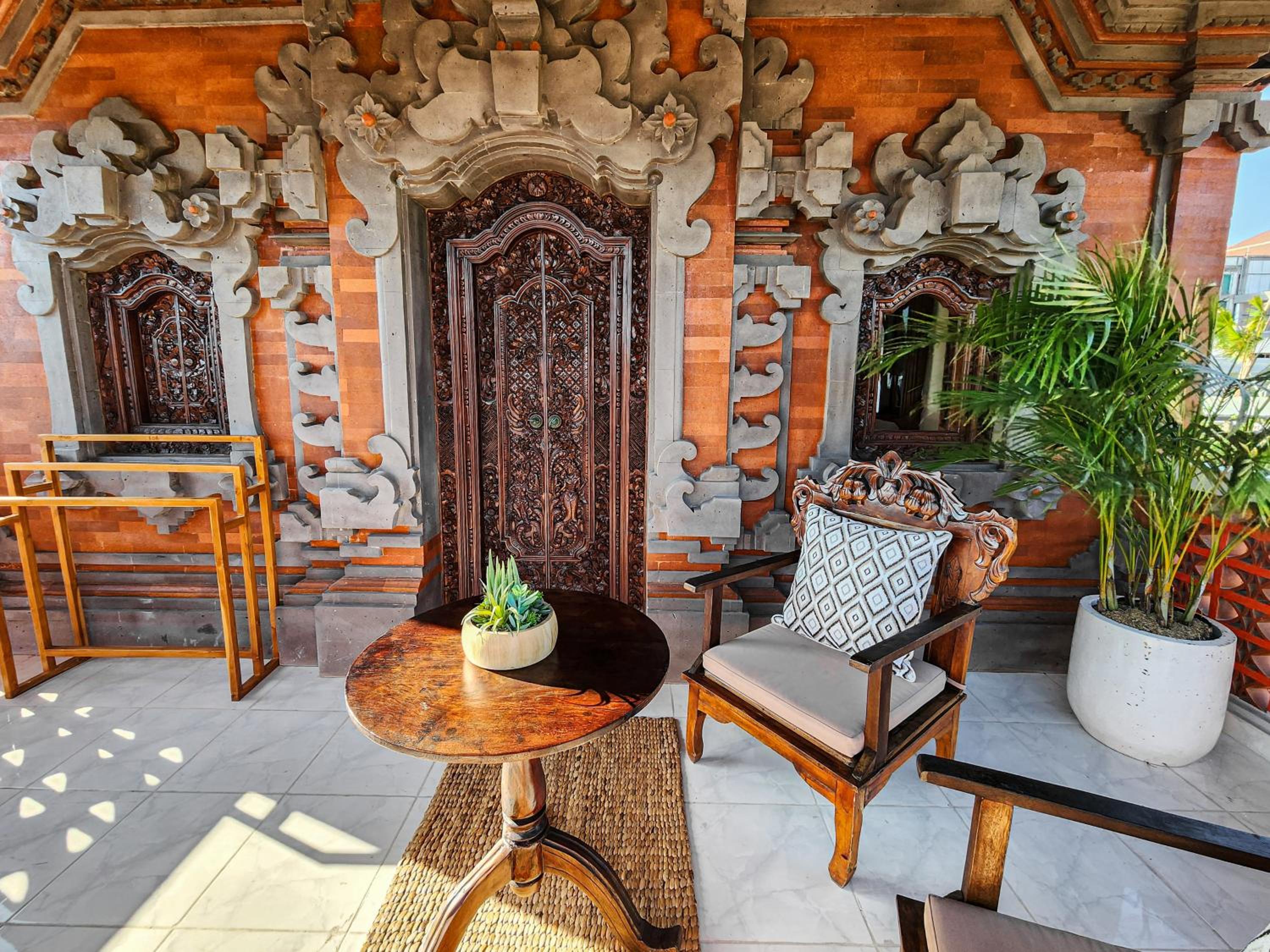 Inyoni Toucan Villa - 3BR Private Center Seminyak view 4
