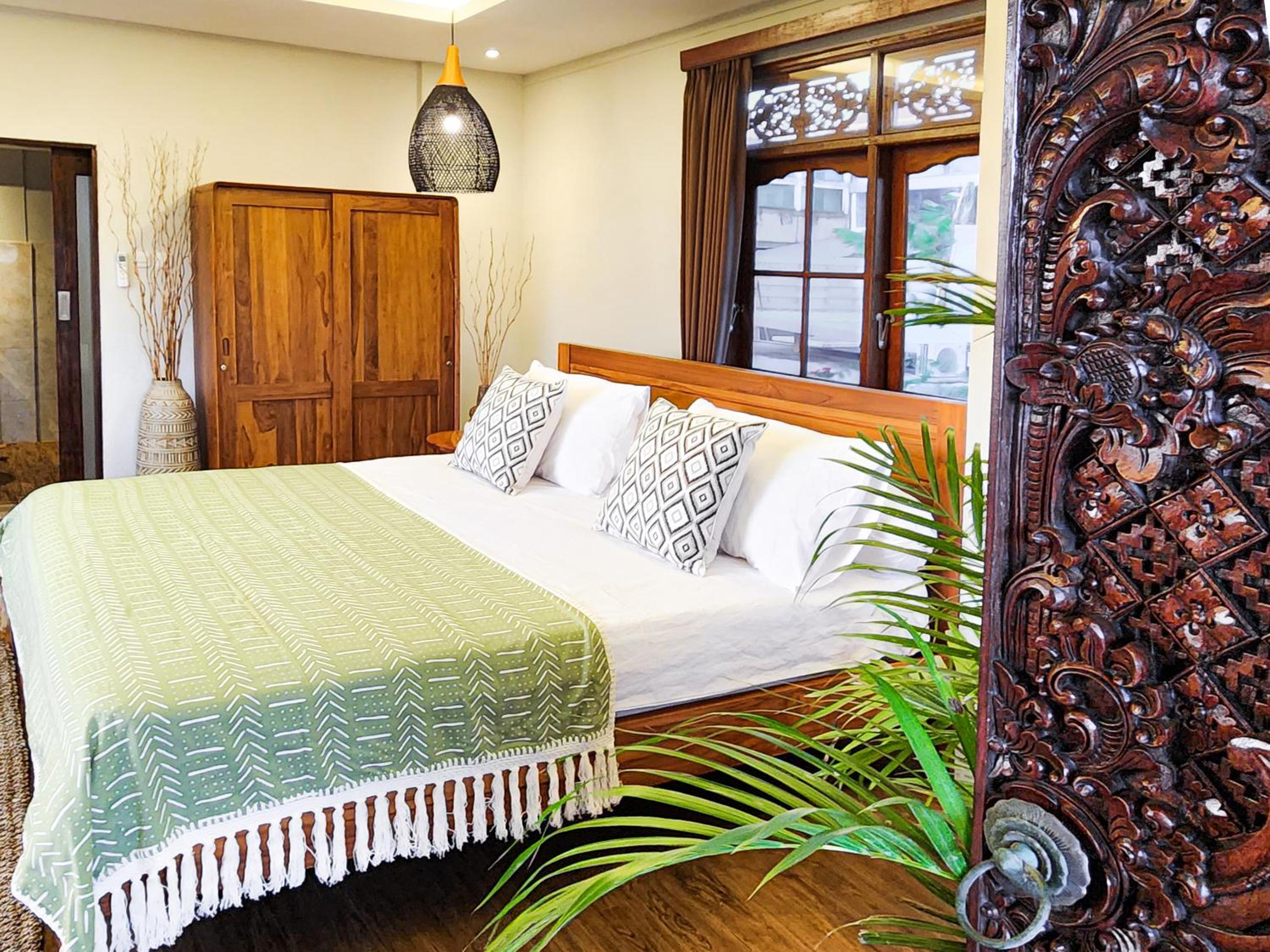 Inyoni Toucan Villa - 3BR Private Center Seminyak view 5