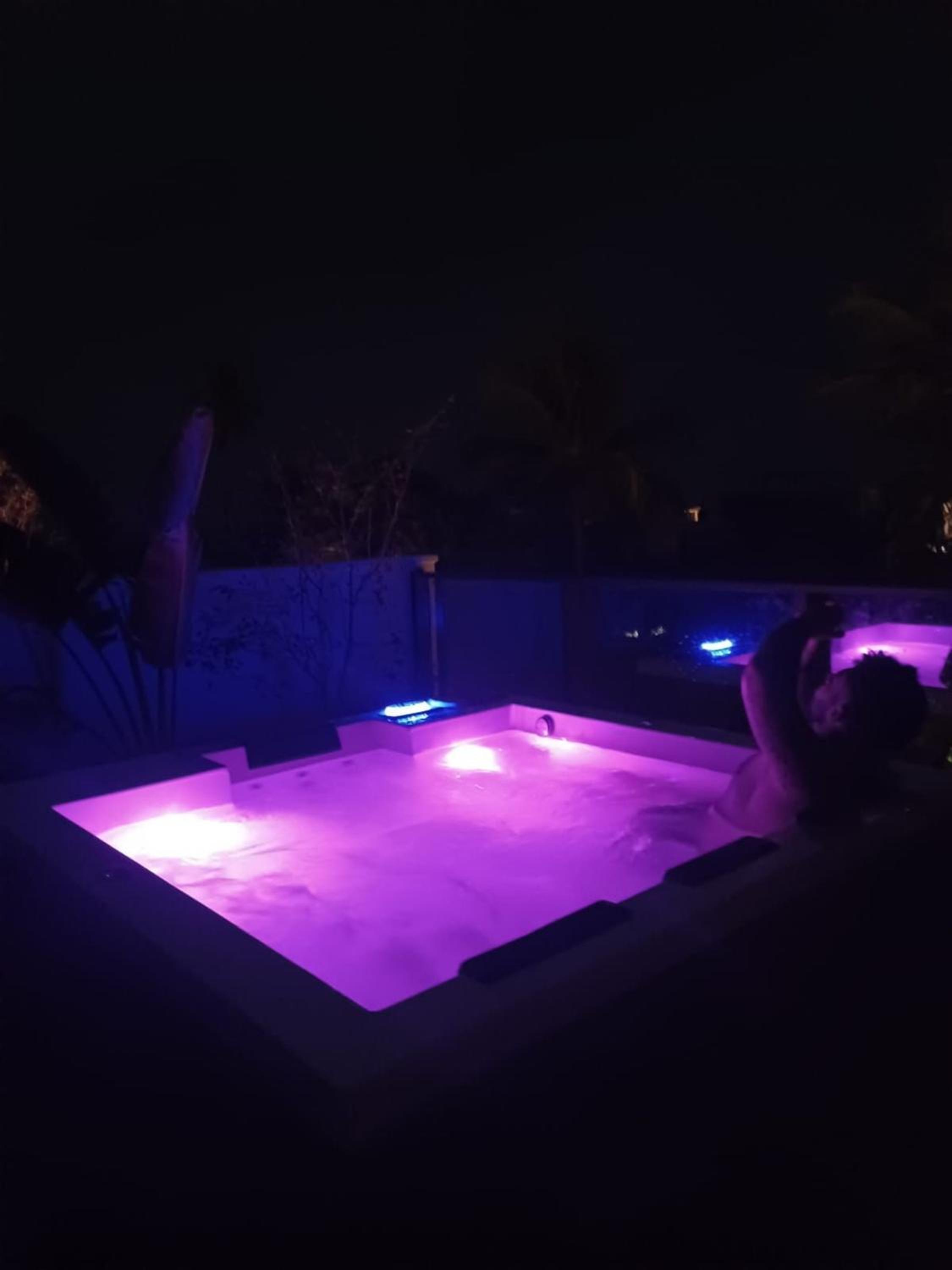 2 Suítes+ar cond+SPA Jacuzzi+Churrasqueira (Em 6X)