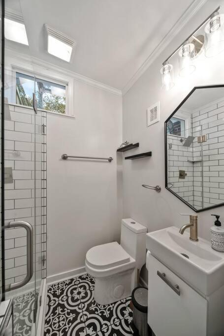 Bungalow in the Heart of Heathwood view 3
