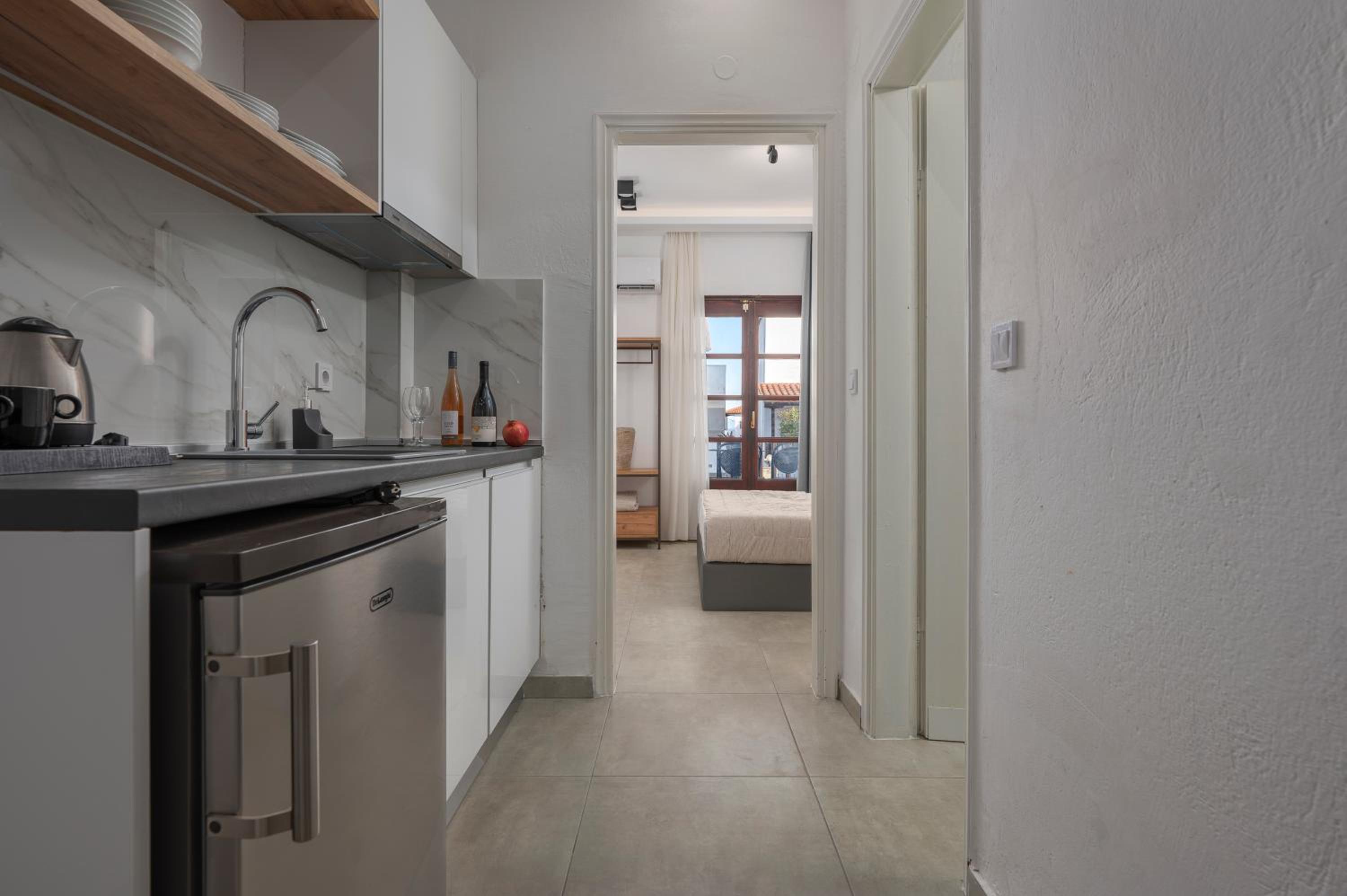 Eleon Suites & Apartments