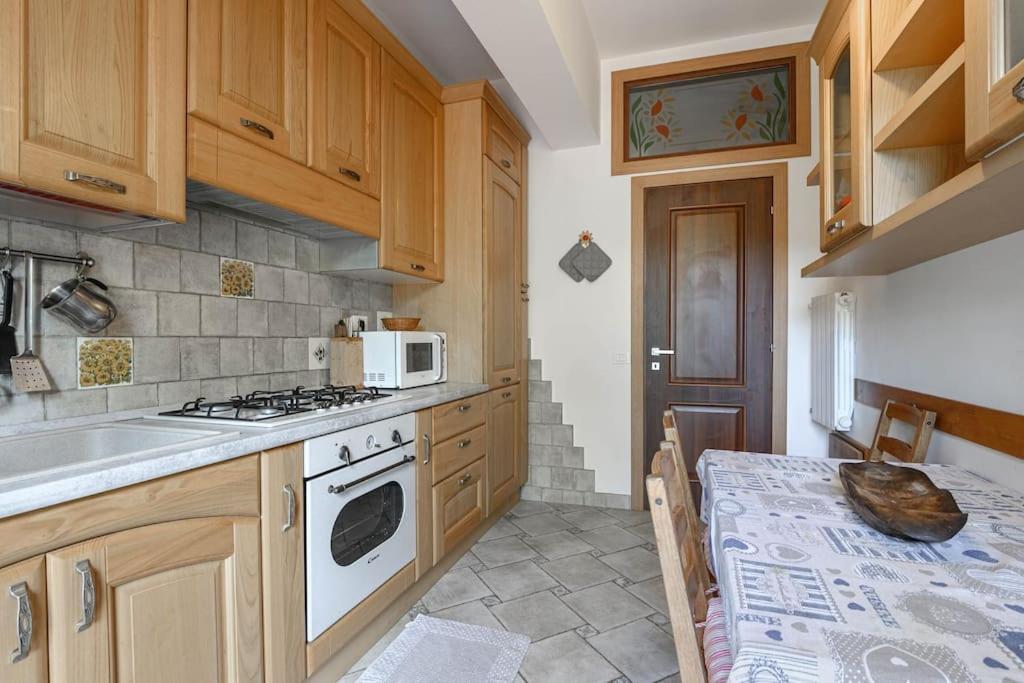 Appartamento con Giardino e Forno a legna