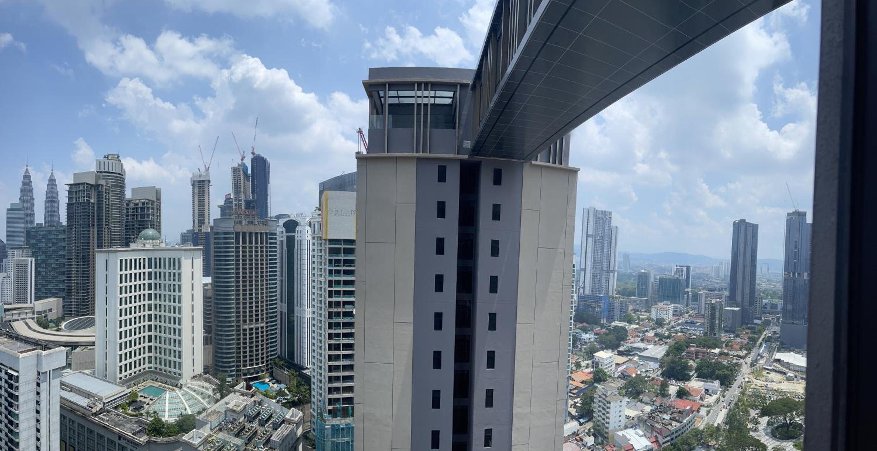 AXON RESIDENCE AT BUKIT BiNTANG KUALA LAMPUR