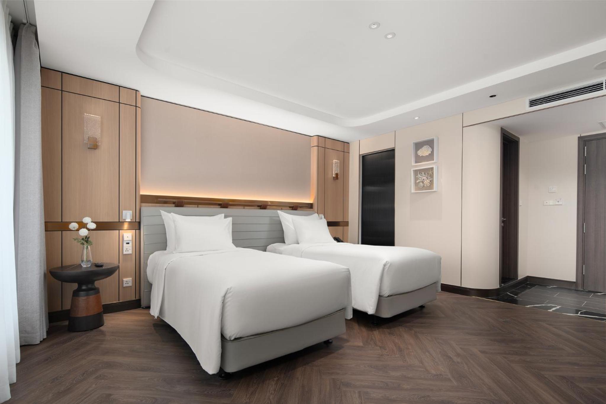 Grand Pioneers Halong Bay Cruise 1 - Image 4