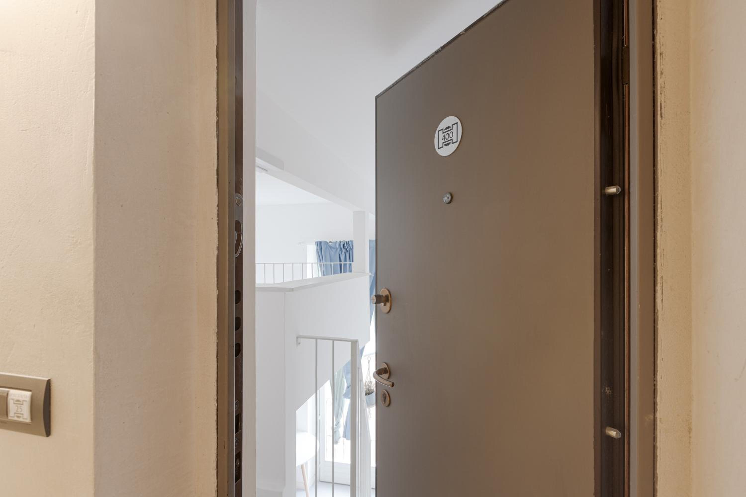GuestHost - Milano Magenta Long Let Apts