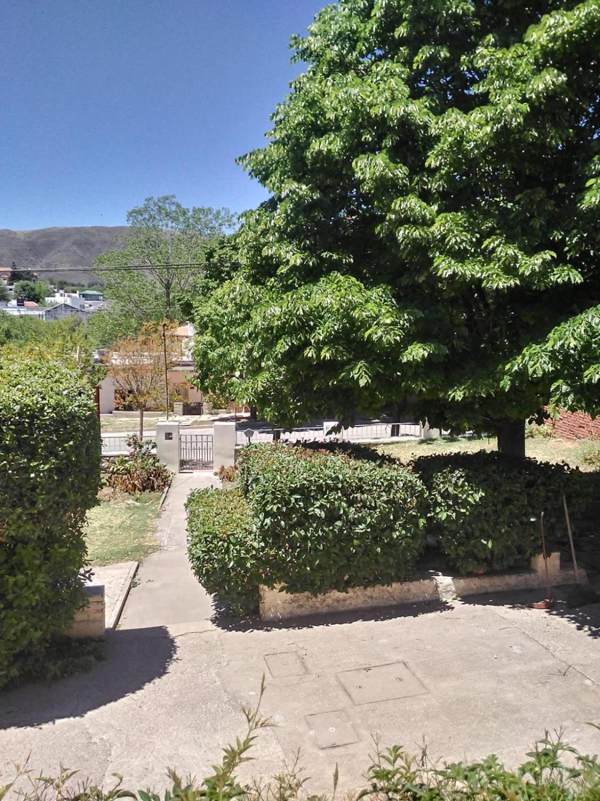 Hermosa y amplia casa en La Falda
