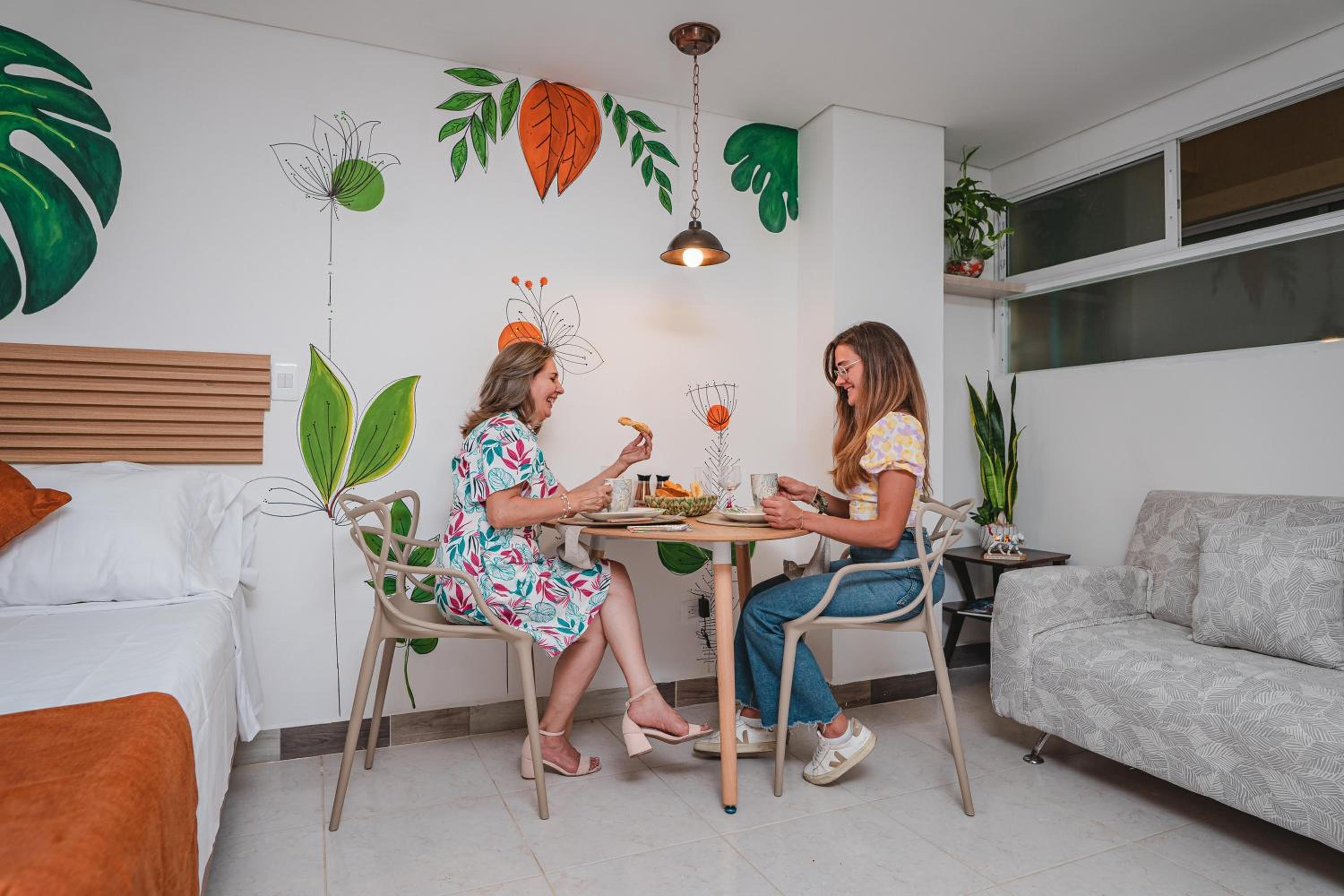 FLORA New & beautiful studio apartment with rooftop