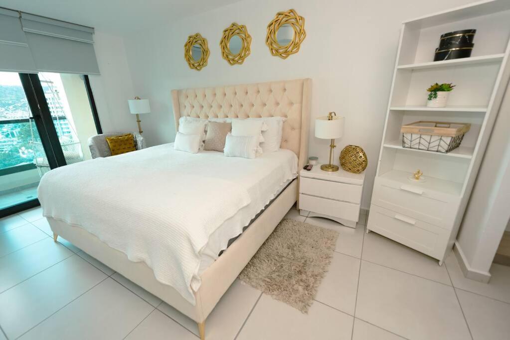 Luxury 3BR Penthouse in Astria 1408