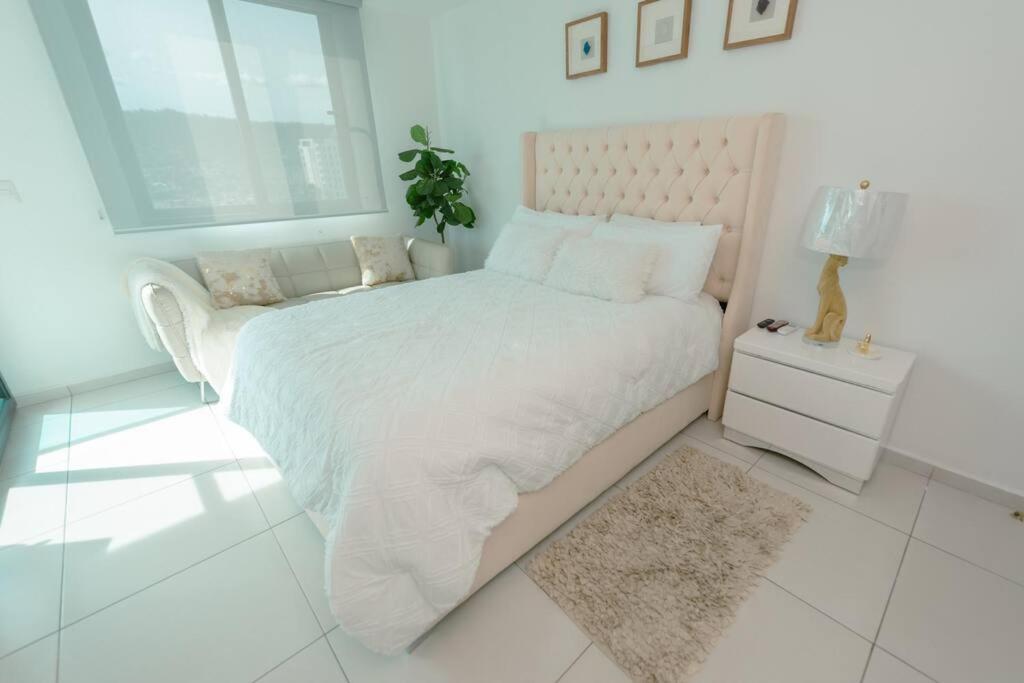 Luxury 3BR Penthouse in Astria 1408