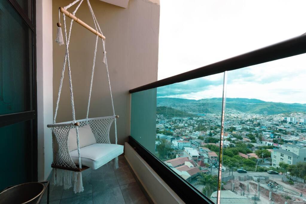 Luxury 3BR Penthouse in Astria 1408