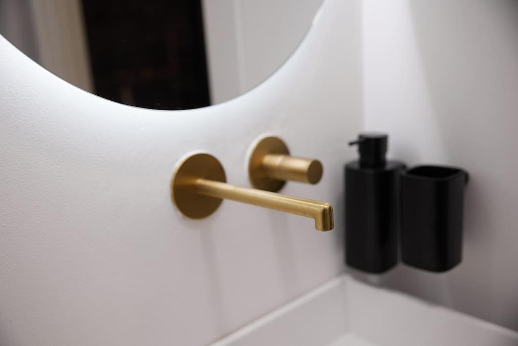 [Moderno Bilocale Chic] 8 min dal Duomo photo 4