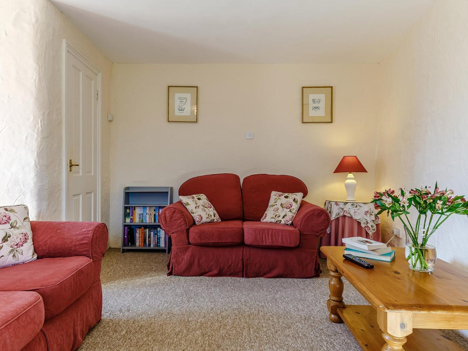 2 Bed in Helston oc-trwre view 5
