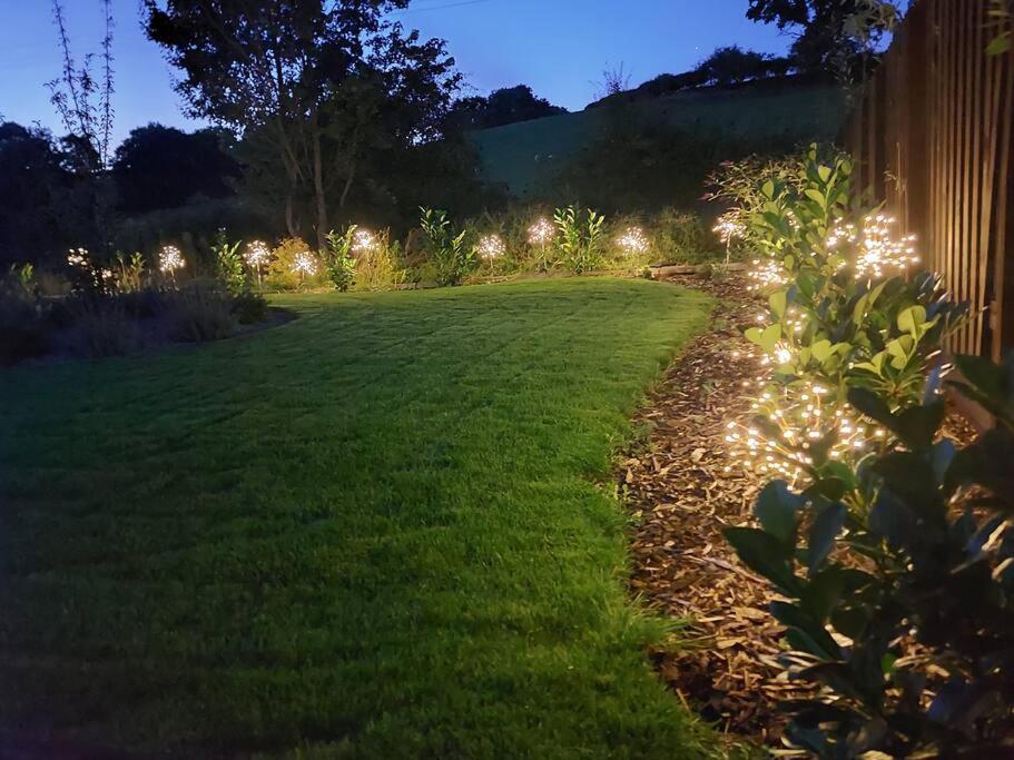 The Malvern Hills, Courtyard Cabins, Barbara Cabin view 4