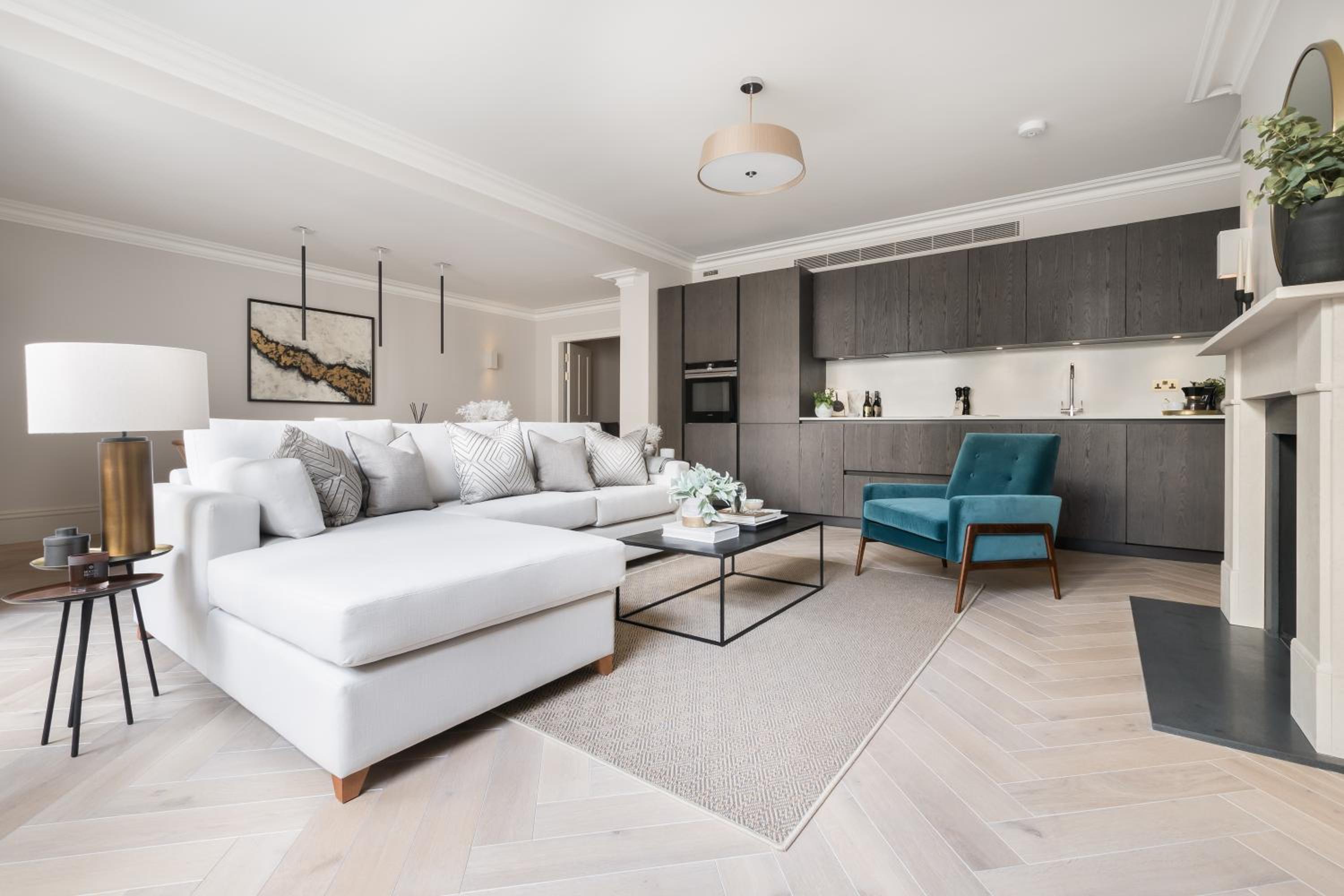 Air Con-Stunning Contemporary Design-Very Spacious