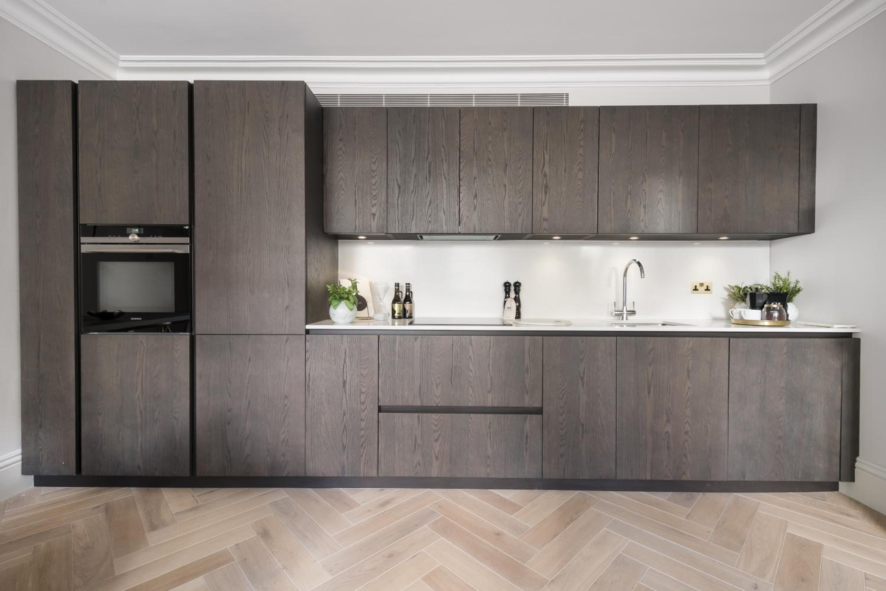 Air Con-Stunning Contemporary Design-Very Spacious