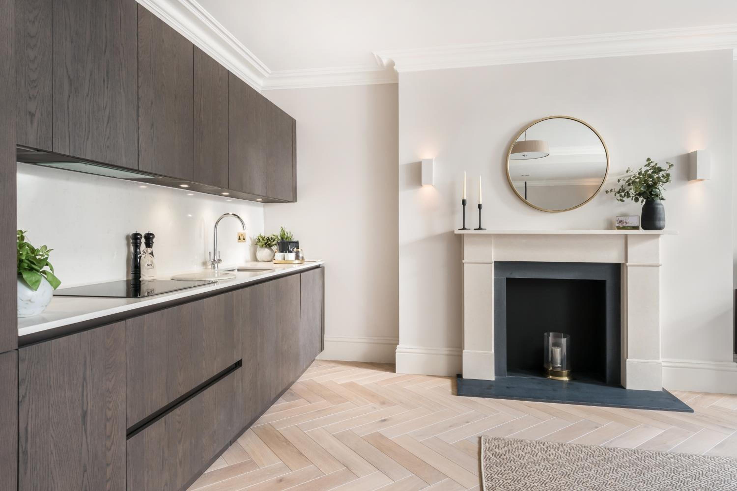 Air Con-Stunning Contemporary Design-Very Spacious