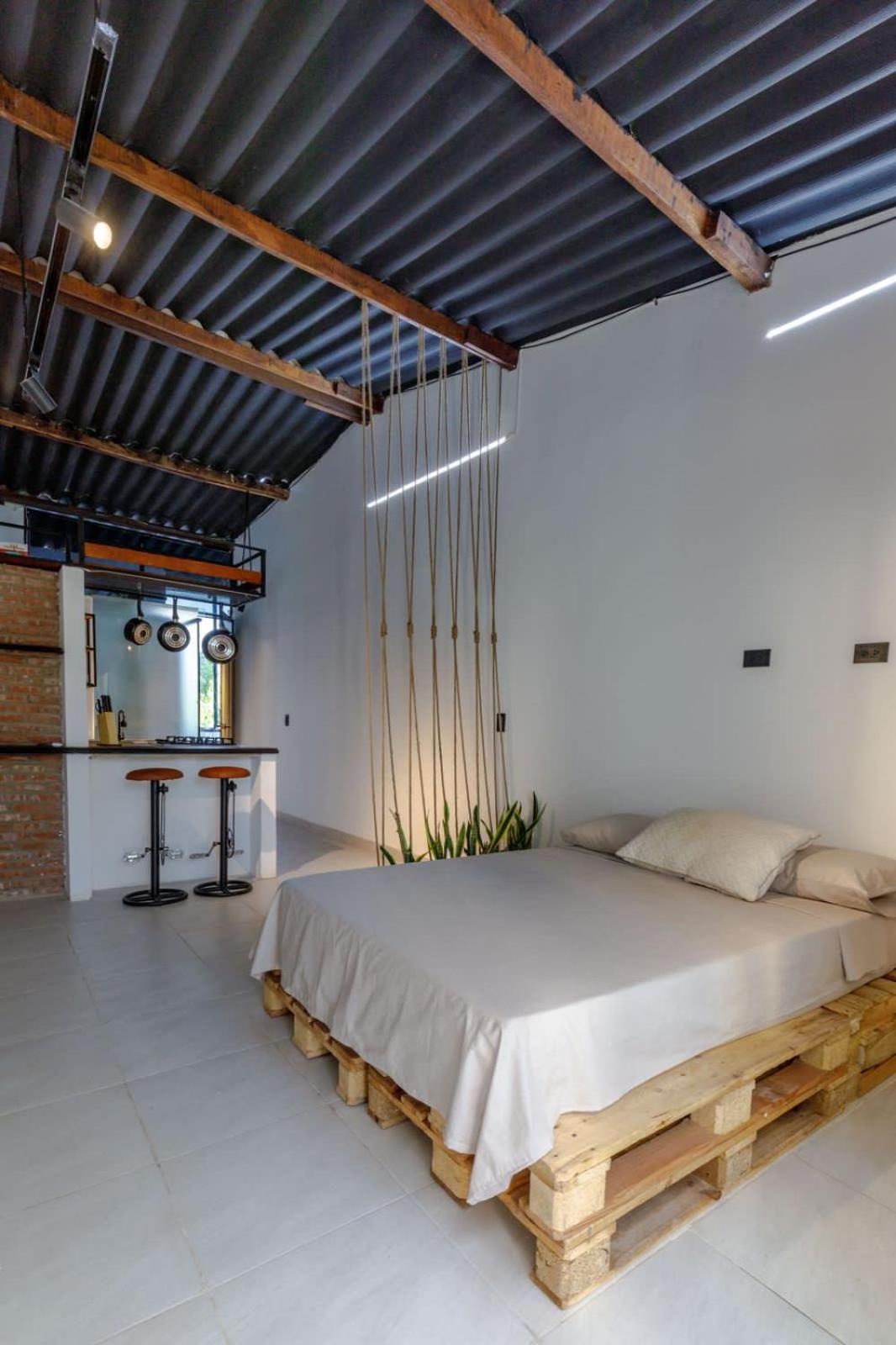 Apartamento rústico industrial , enfrente de hotel prado
