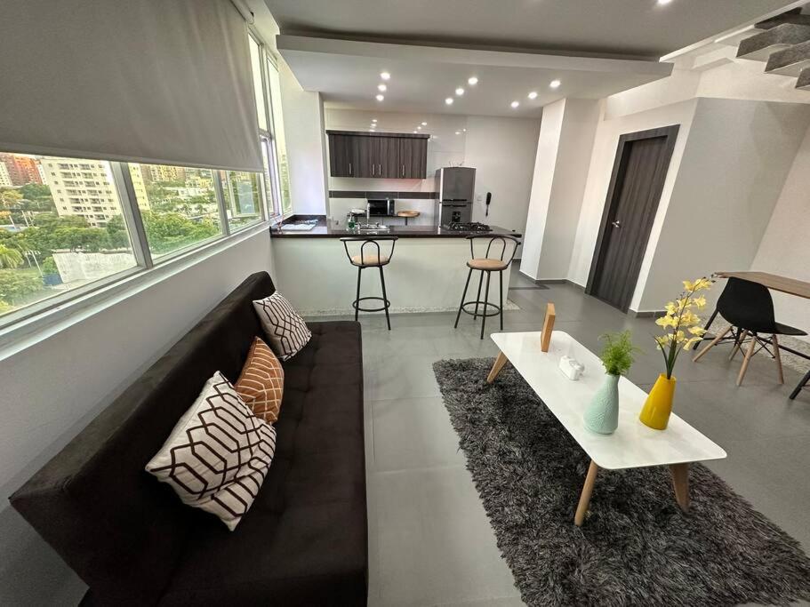 Apartamento dúplex zona norte