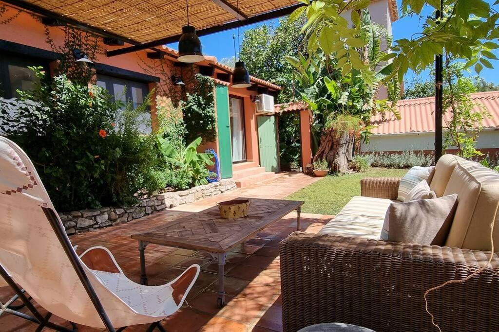 Bonita casa rural con jardín y terraza privado