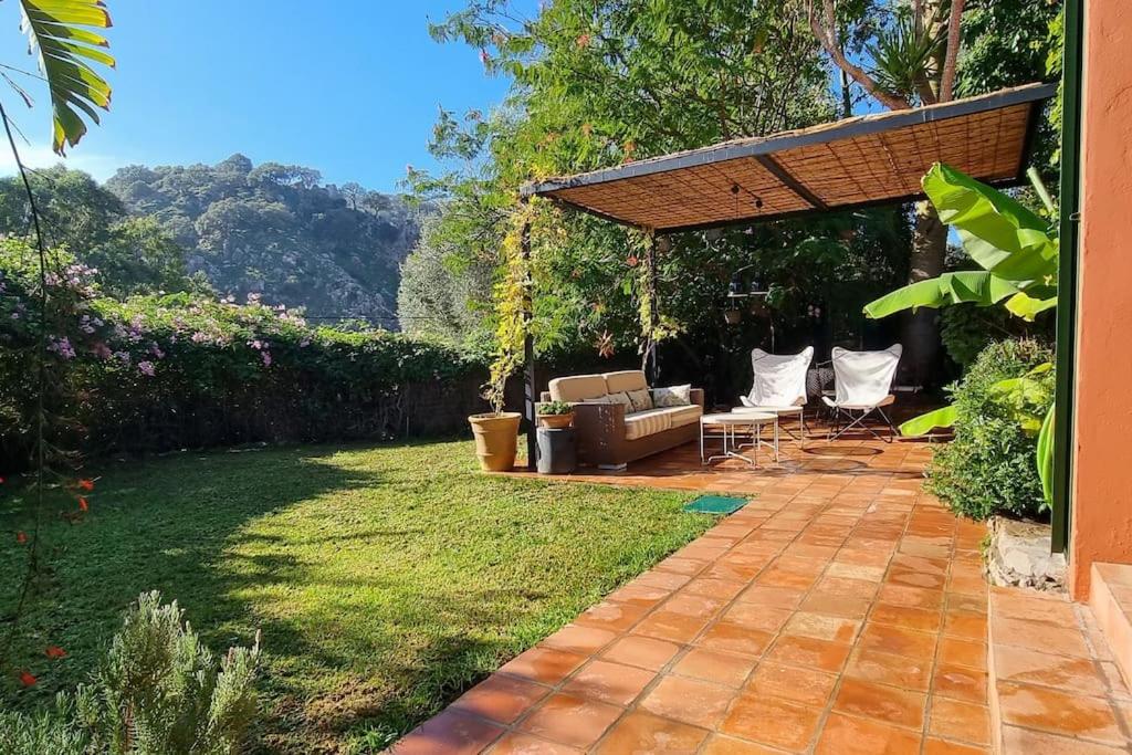 Bonita casa rural con jardín y terraza privado