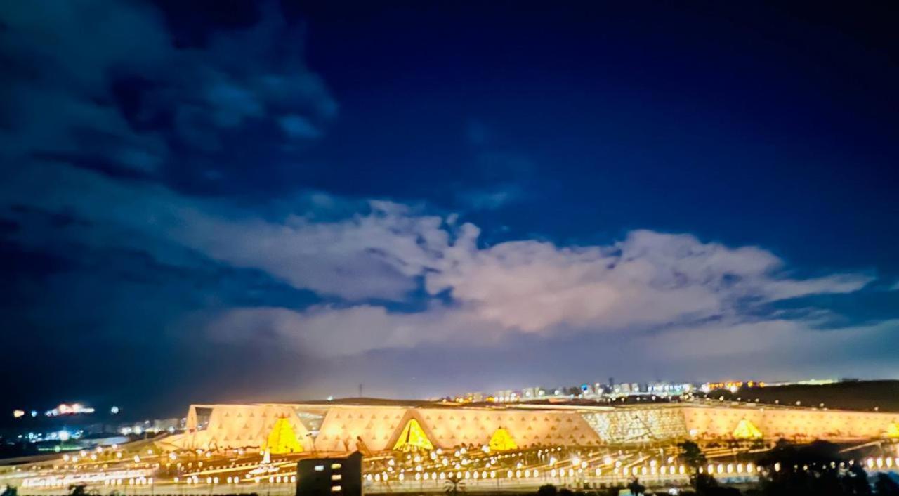WOW Pyramids Inn With Rooftop Lounge
