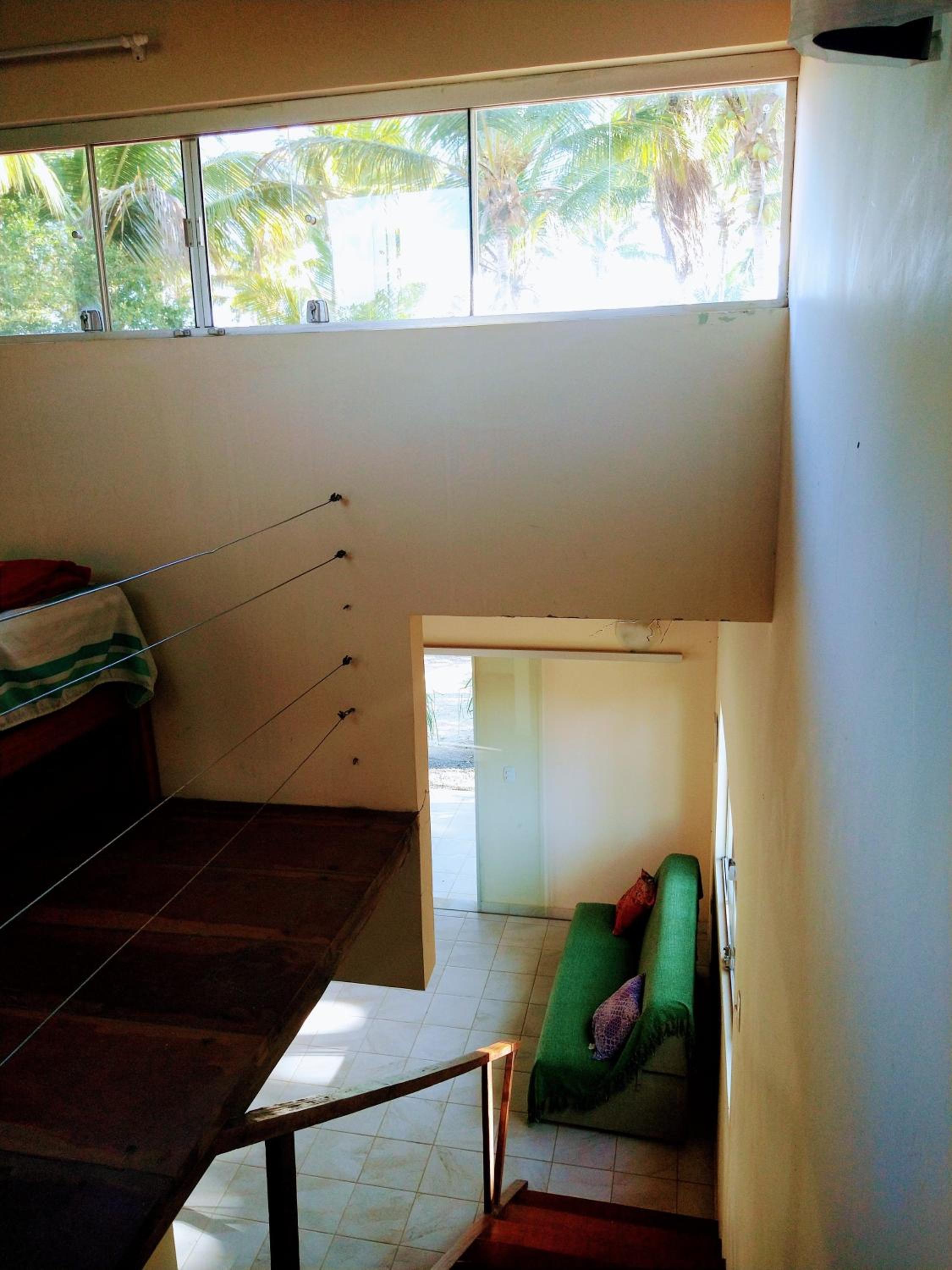 Ampla casa em condomínio à beira d' agua