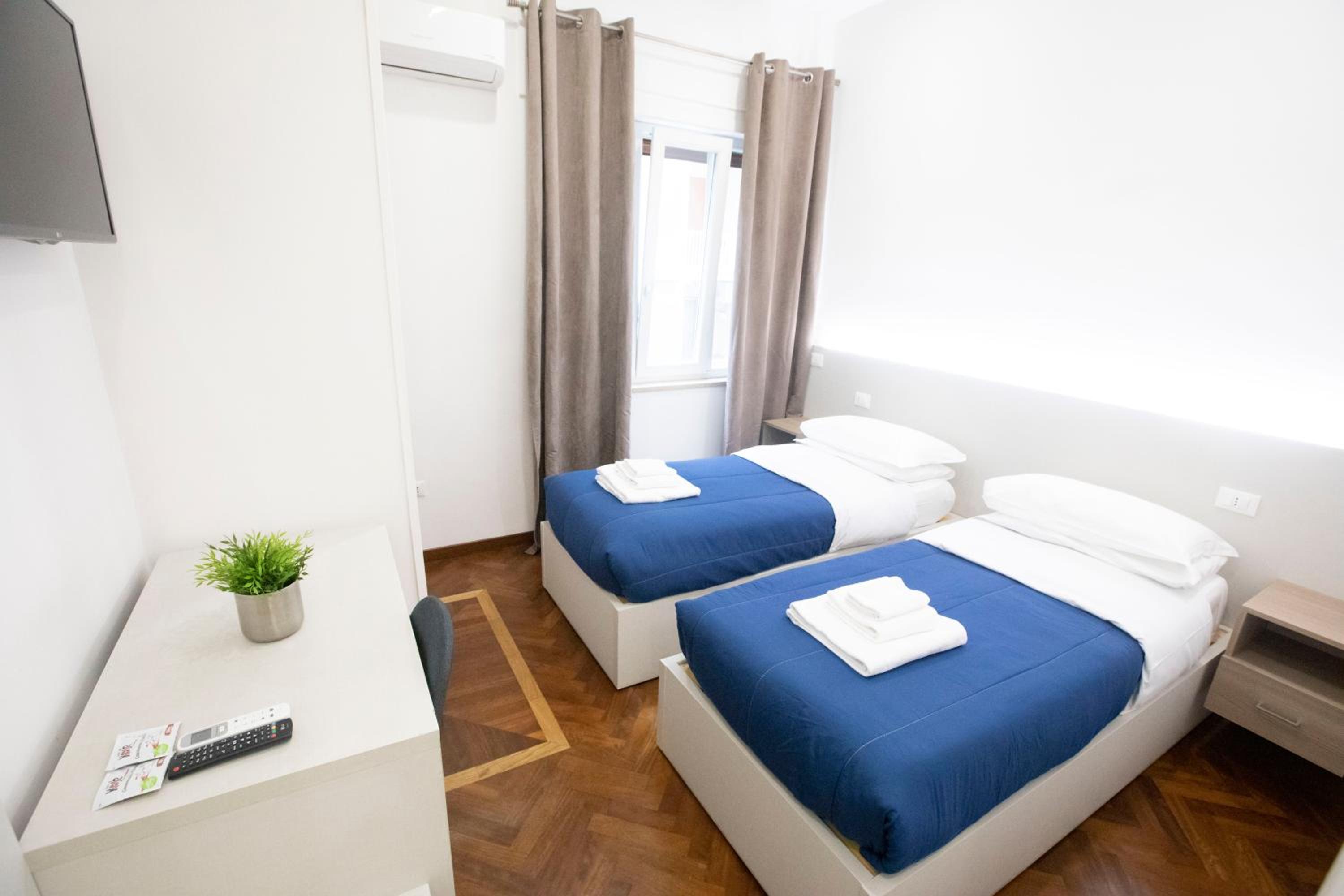 Hall inn B&B in Naples