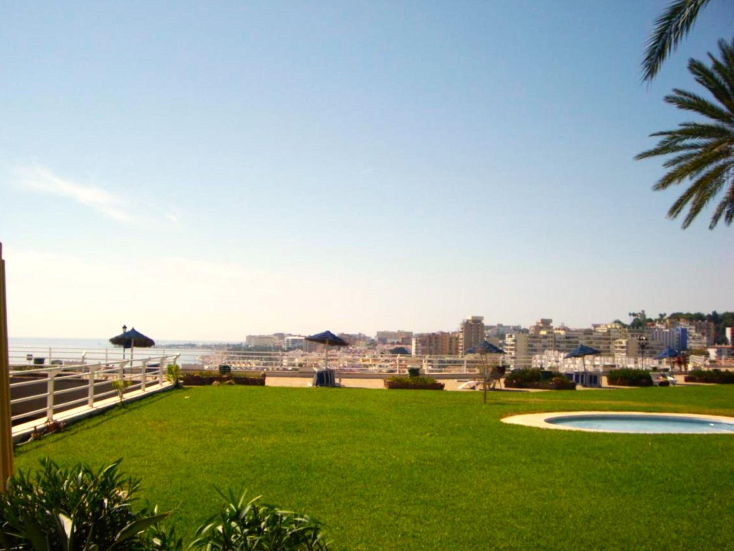 SANTA CLARA Modern & Exclusive Seafront Apartment