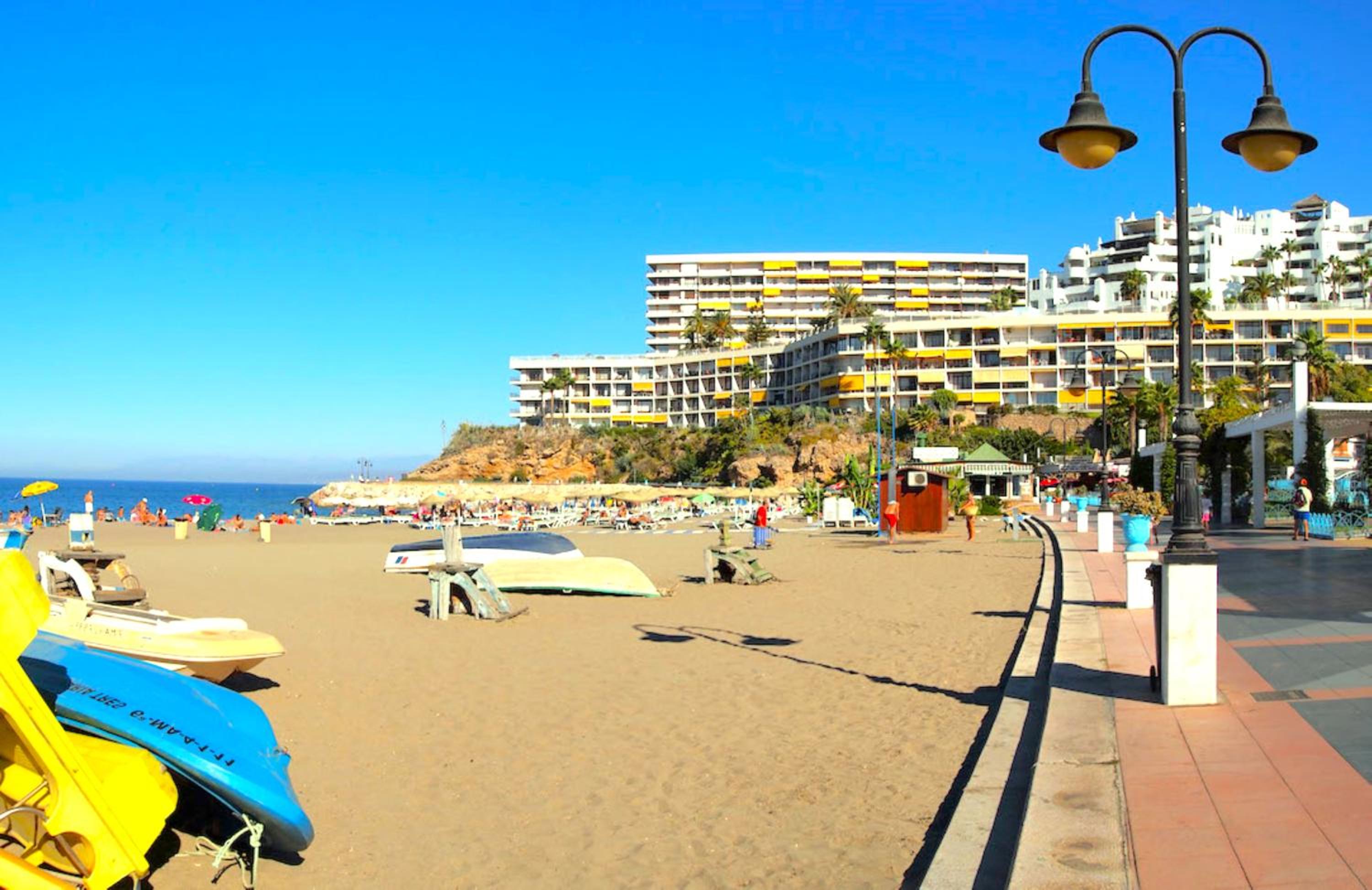 SANTA CLARA Modern & Exclusive Seafront Apartment