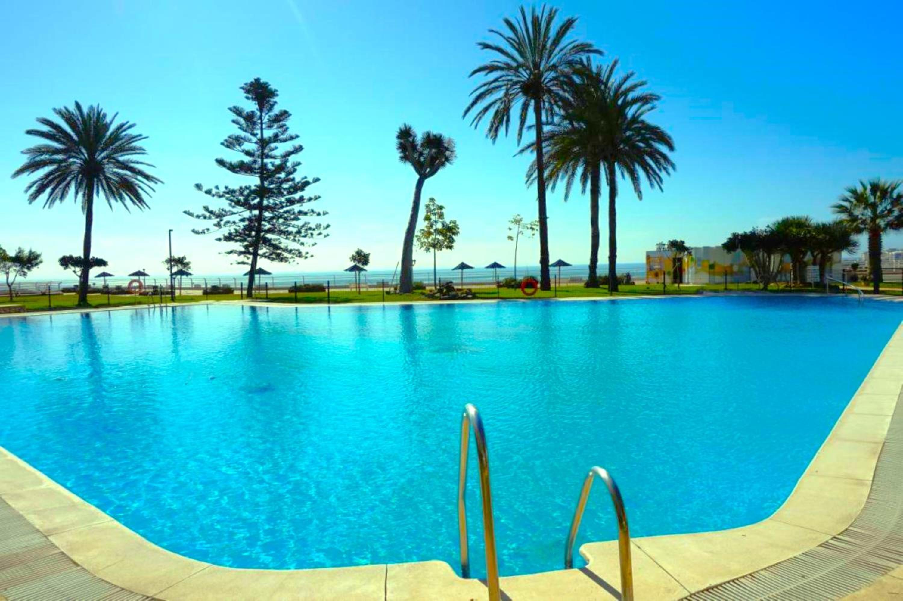 SANTA CLARA Modern & Exclusive Seafront Apartment