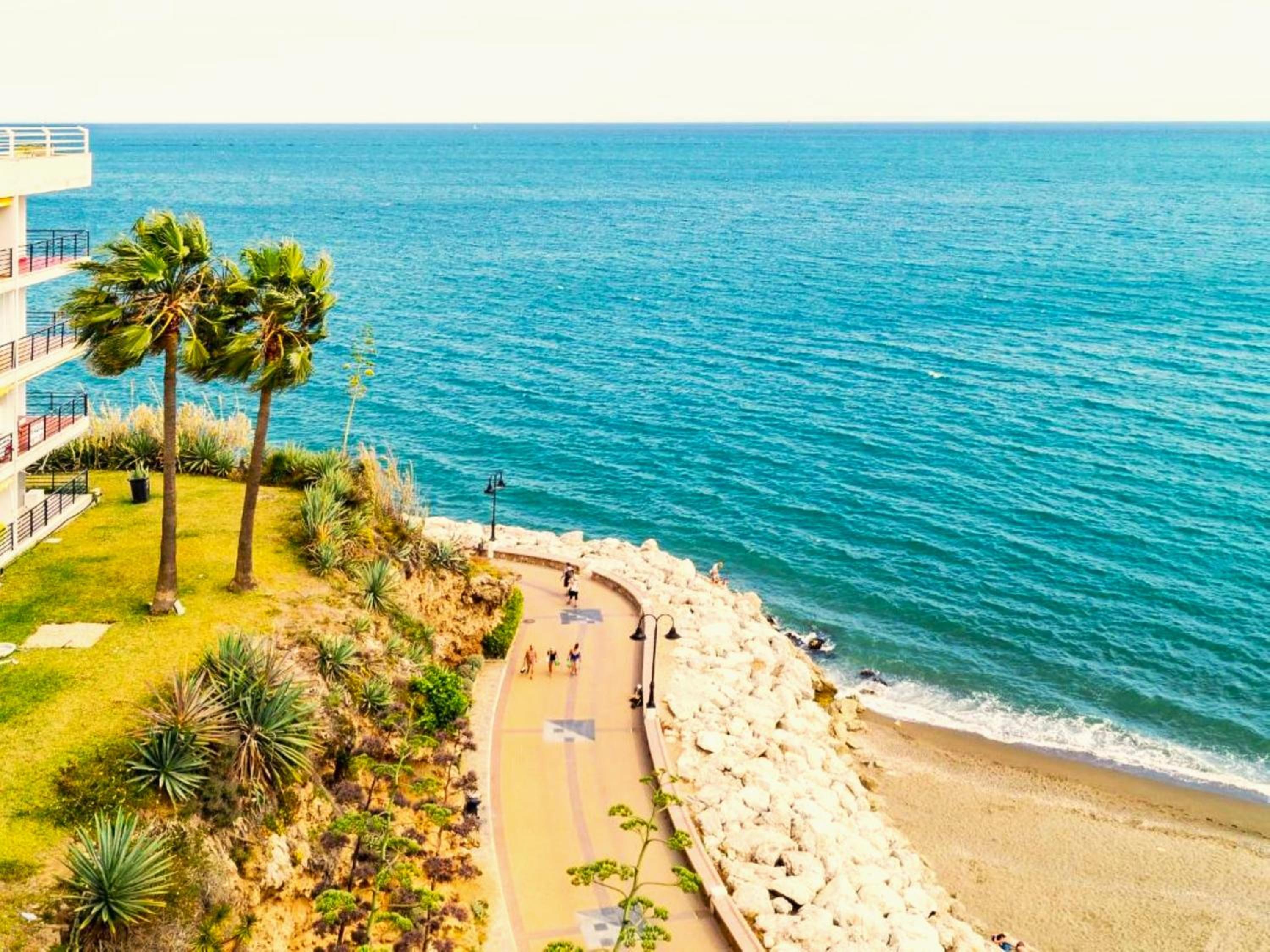 SANTA CLARA Modern & Exclusive Seafront Apartment