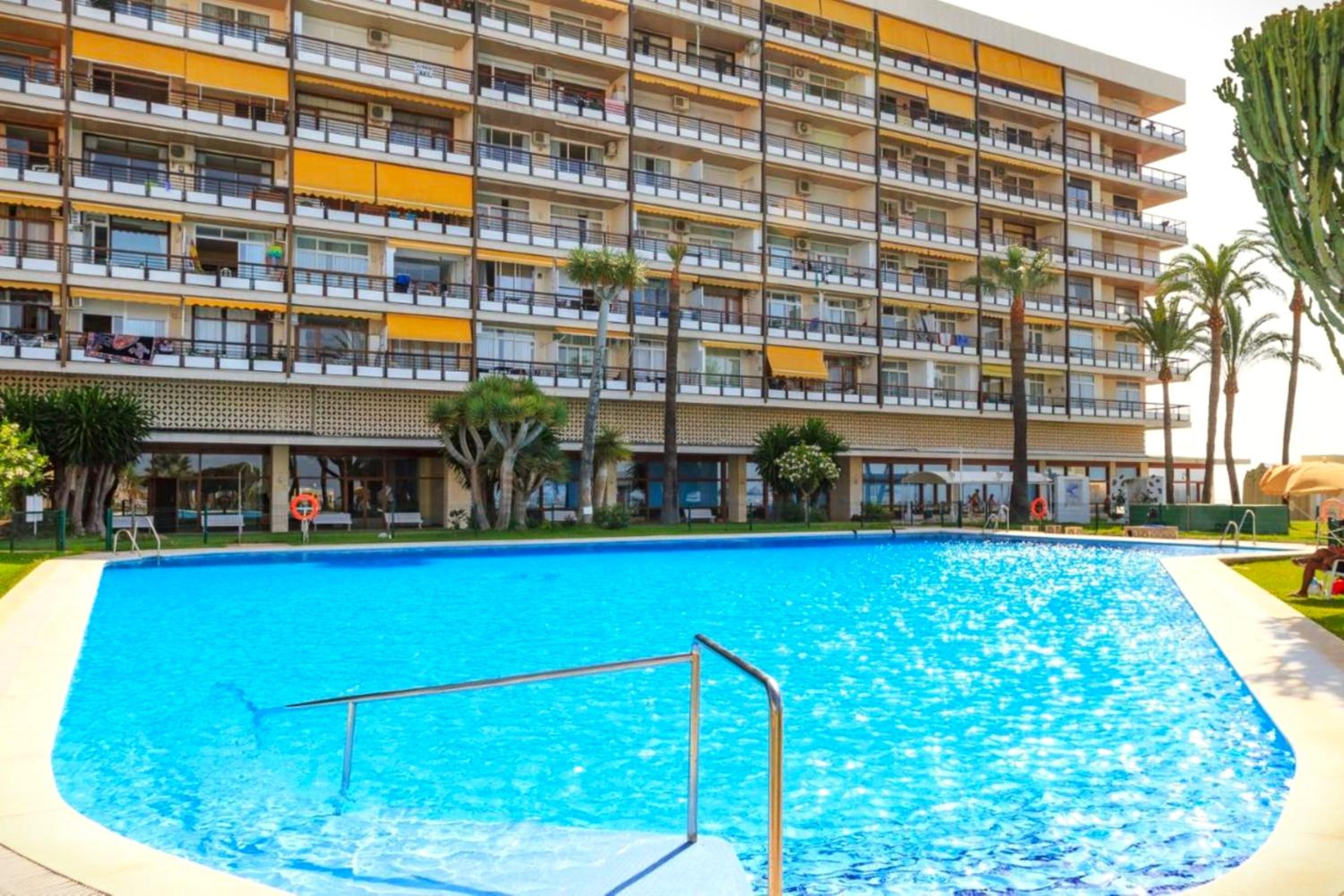 SANTA CLARA Modern & Exclusive Seafront Apartment