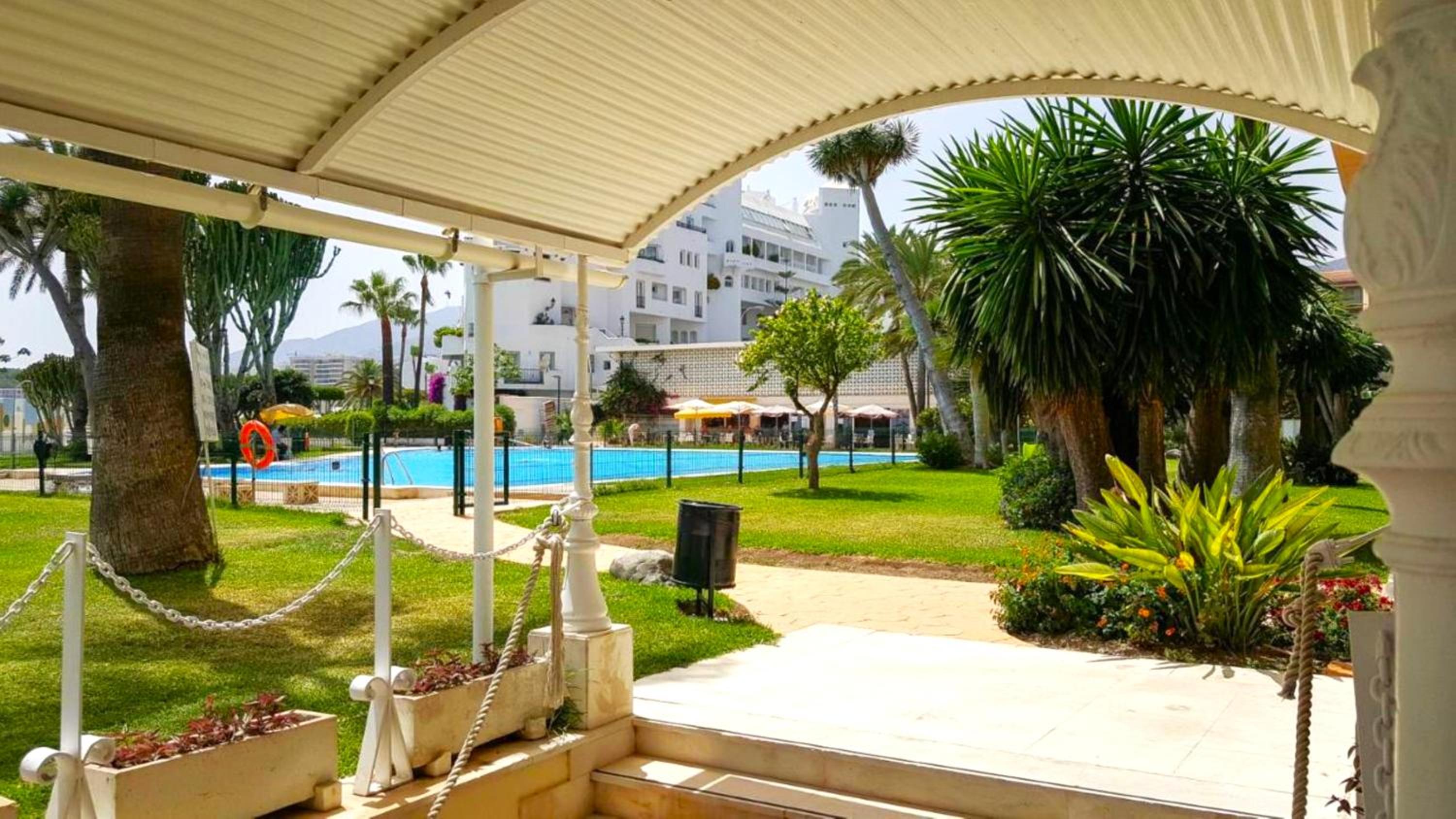 SANTA CLARA Modern & Exclusive Seafront Apartment