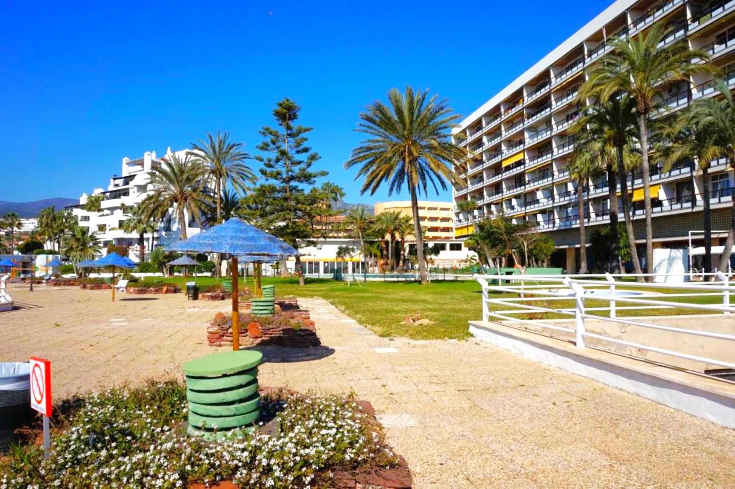 SANTA CLARA Modern & Exclusive Seafront Apartment