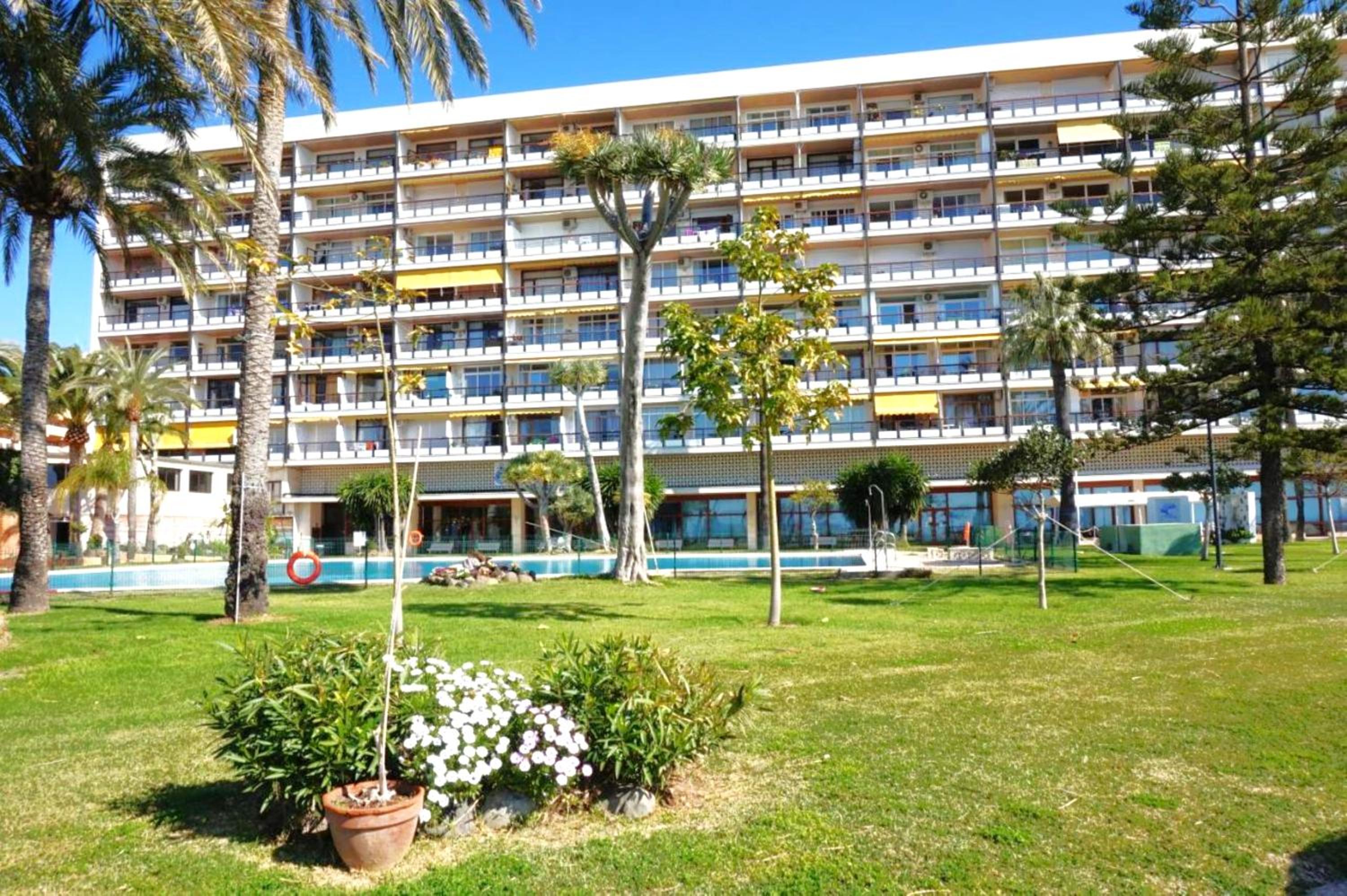 SANTA CLARA Modern & Exclusive Seafront Apartment
