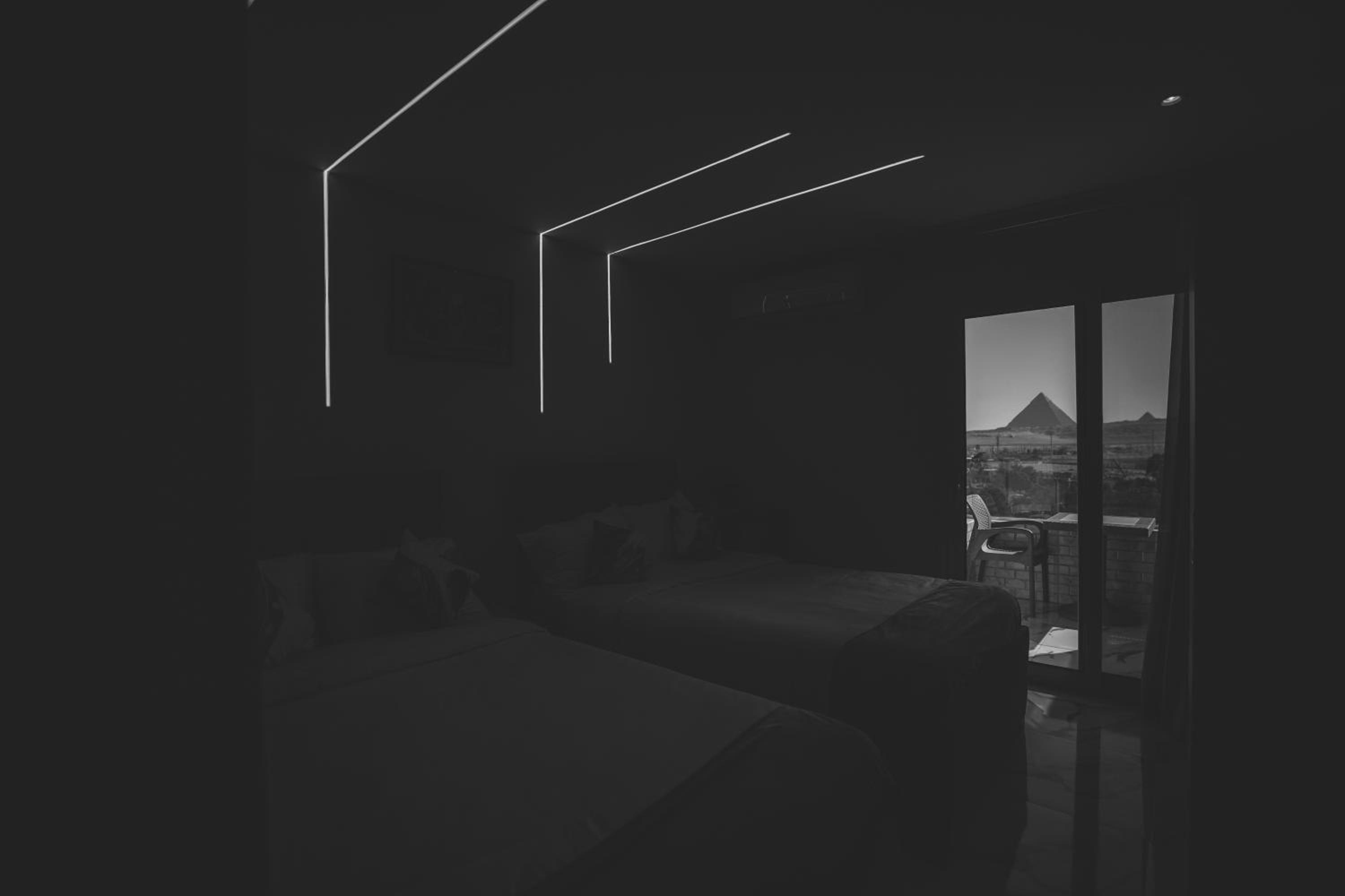WOW Pyramids Inn With Rooftop Lounge