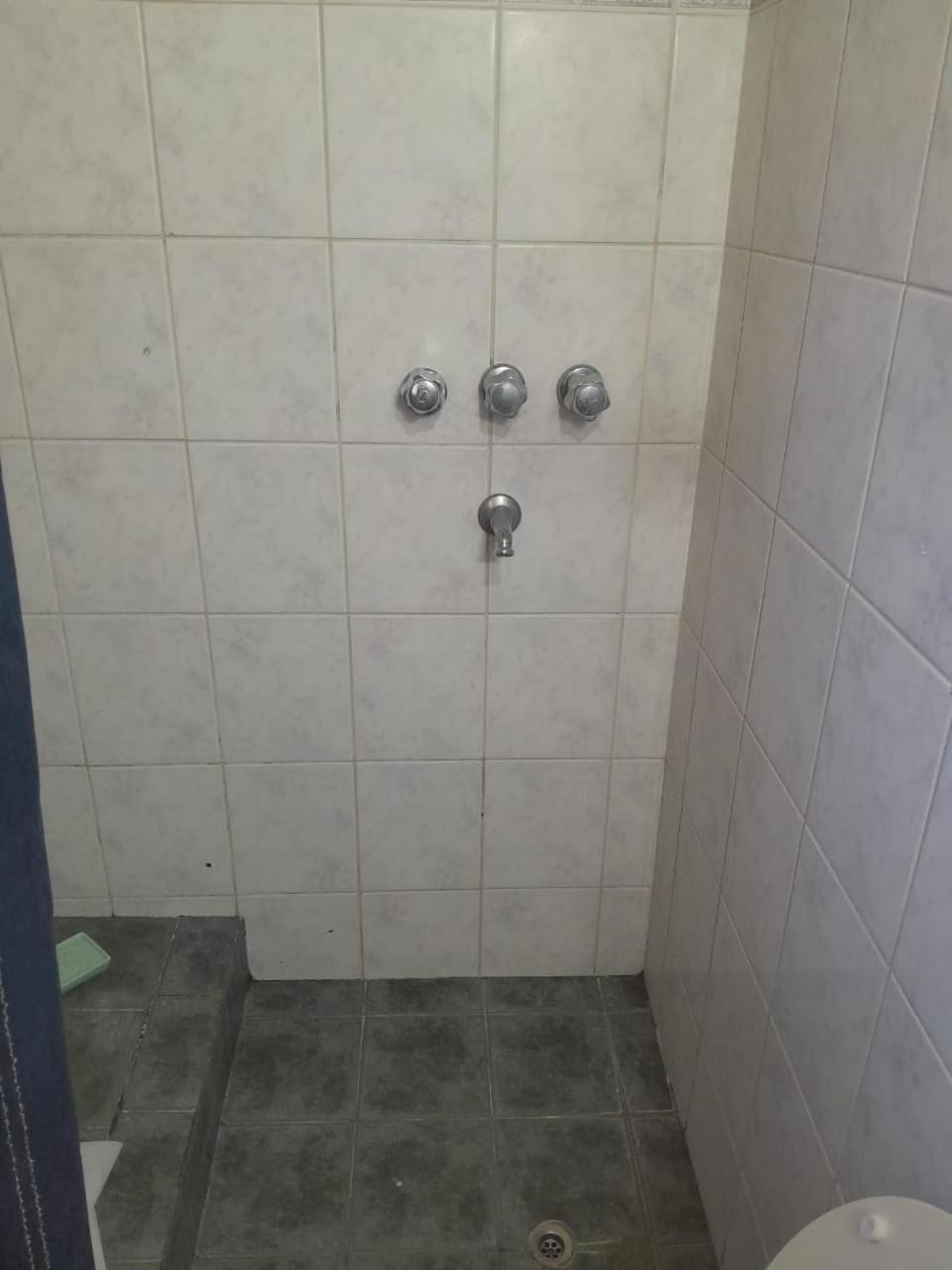 CASITA DE LAS CHACRAS SOBRE EL LAGO