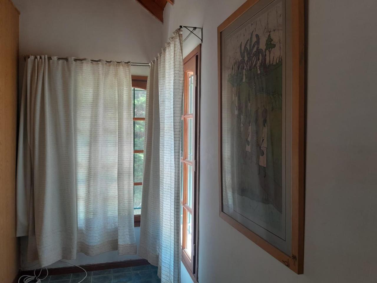 CASITA DE LAS CHACRAS SOBRE EL LAGO