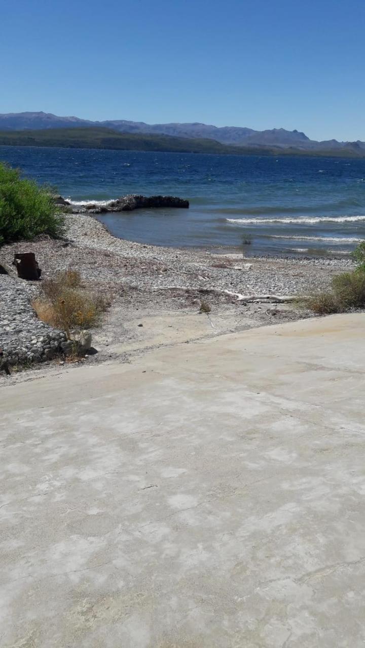 CASITA DE LAS CHACRAS SOBRE EL LAGO