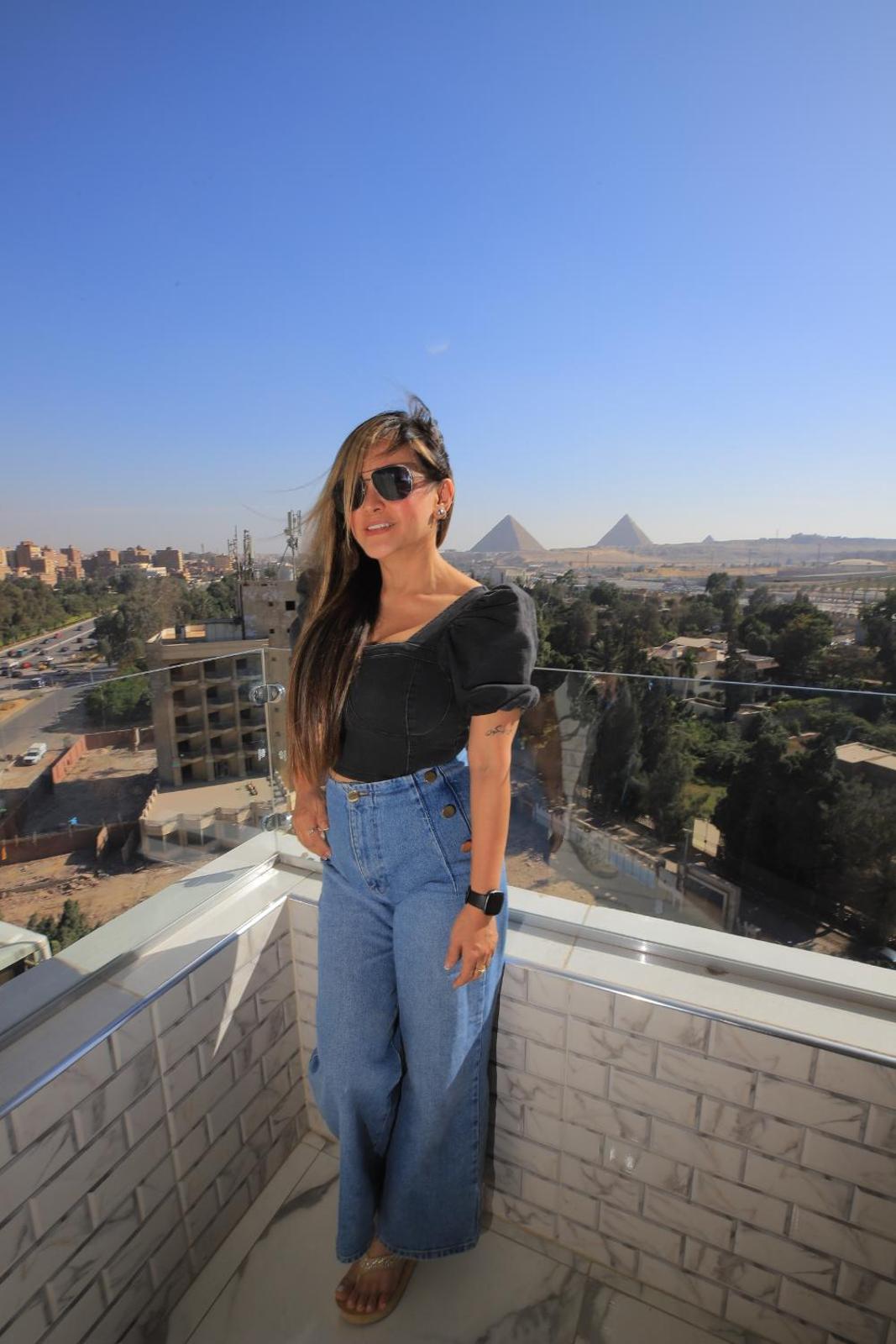 WOW Pyramids Inn With Rooftop Lounge