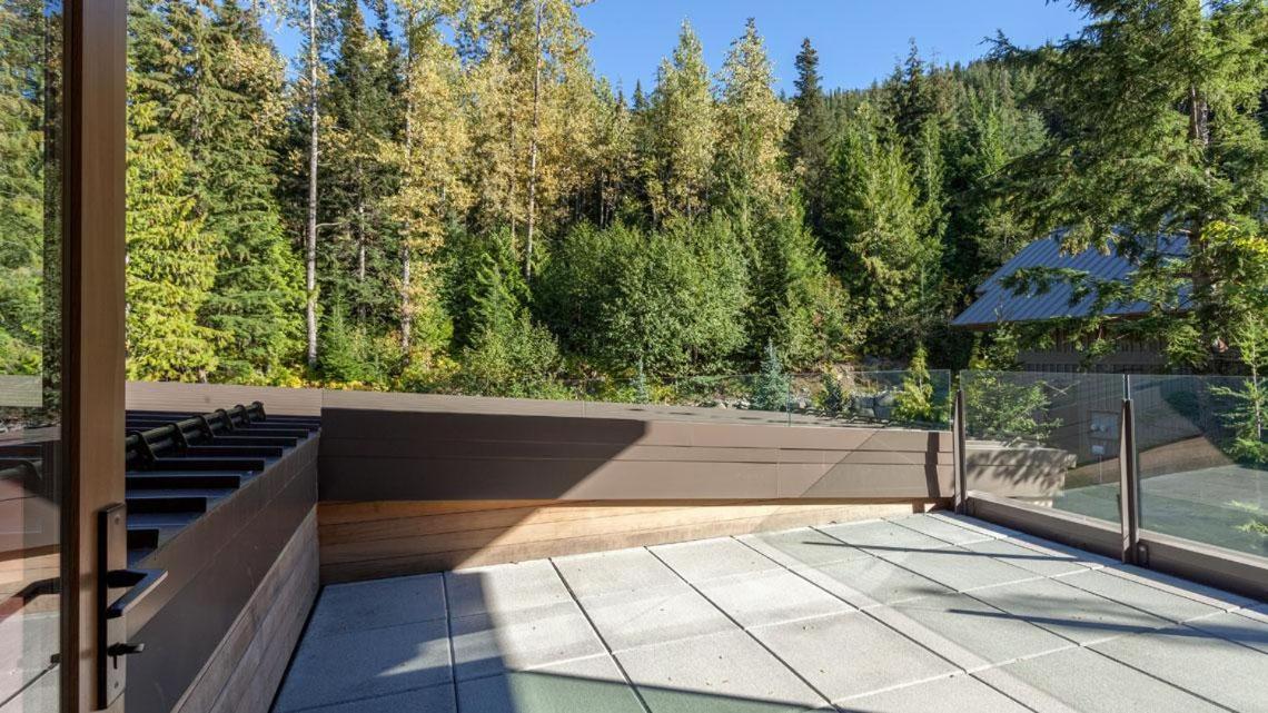 Kadenwood 2927 | Stylish Ski-Access Chalet, Hot Tub, Media Room, Views