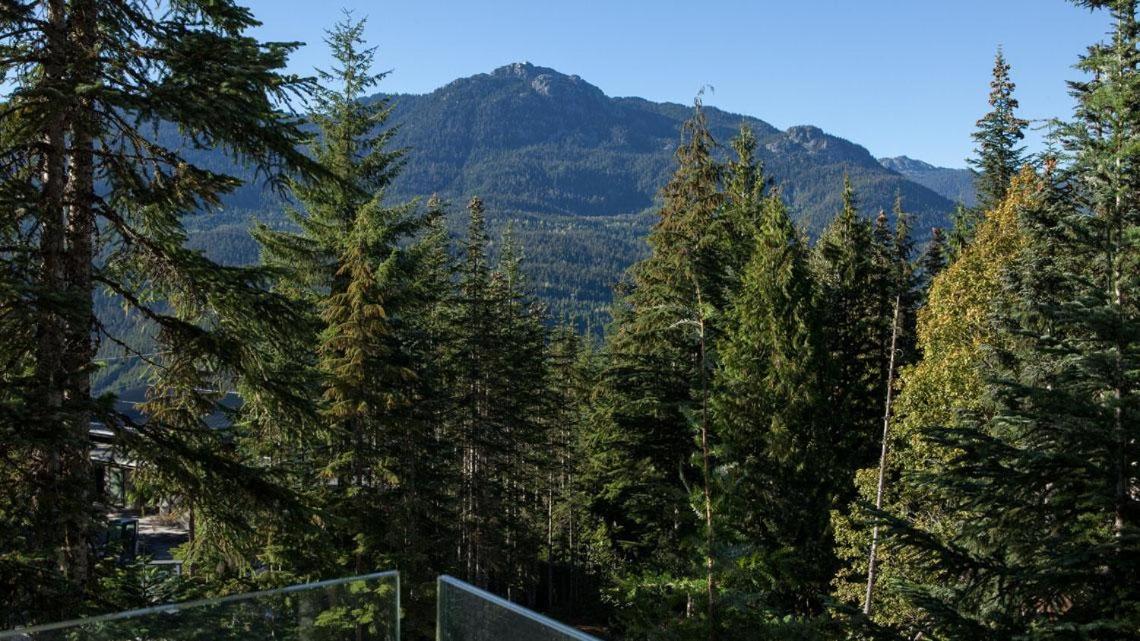 Kadenwood 2927 | Stylish Ski-Access Chalet, Hot Tub, Media Room, Views